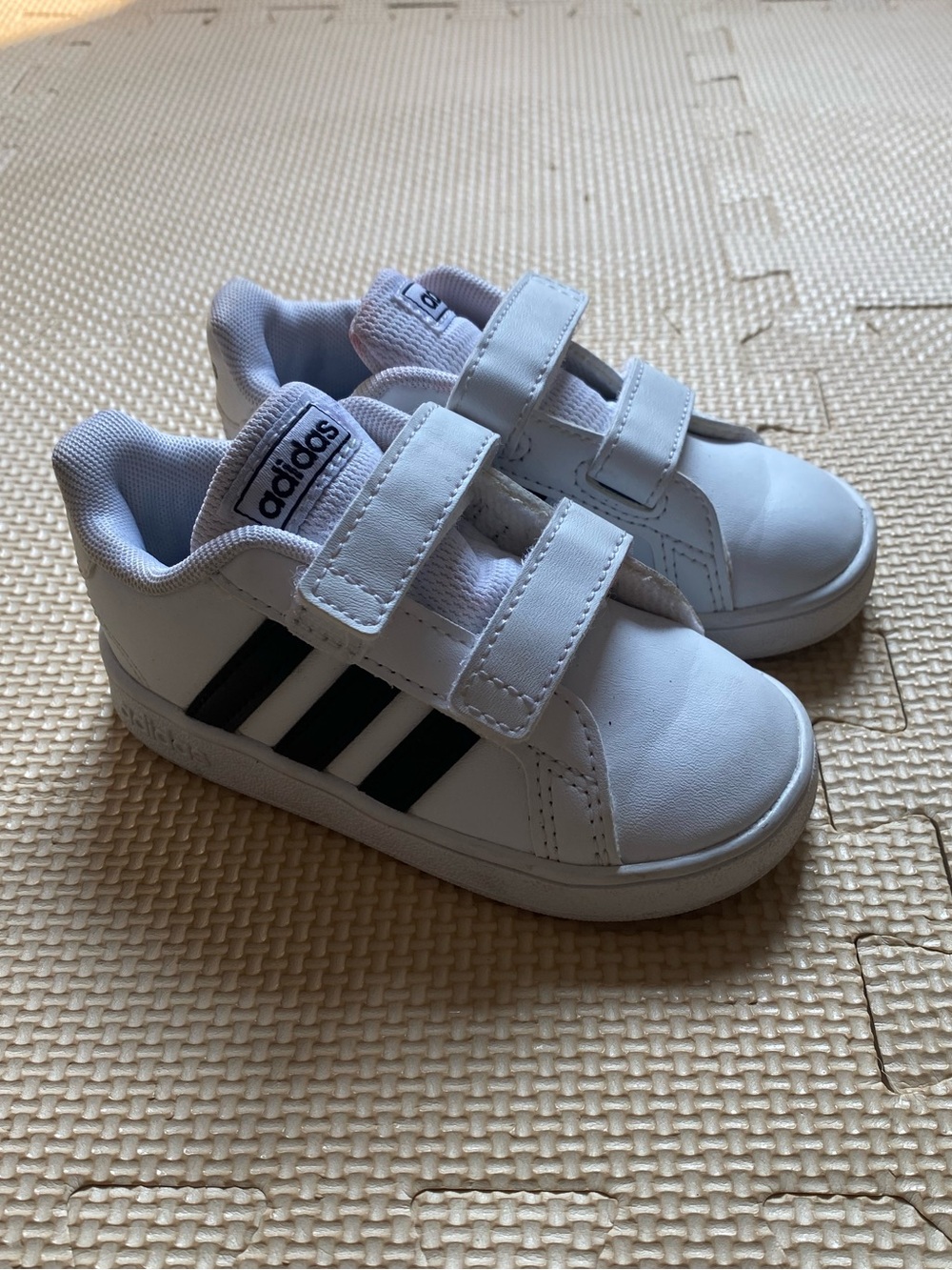 adidas Kids' White Sneakers with Black Stripes - Velcro Closure size 6